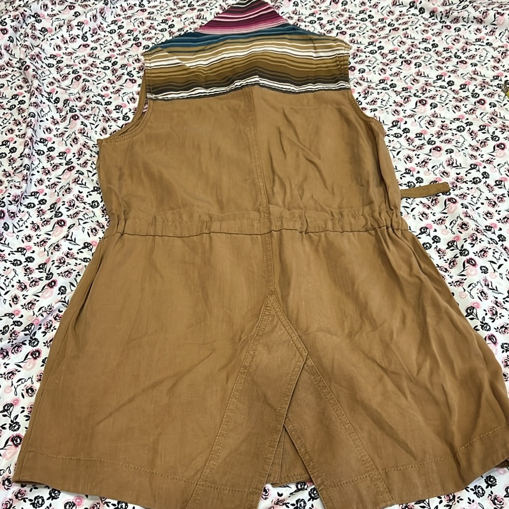 ARIAT WOMEN'S FIRST RODEO UPDATE VEST - Picture 7 of 9